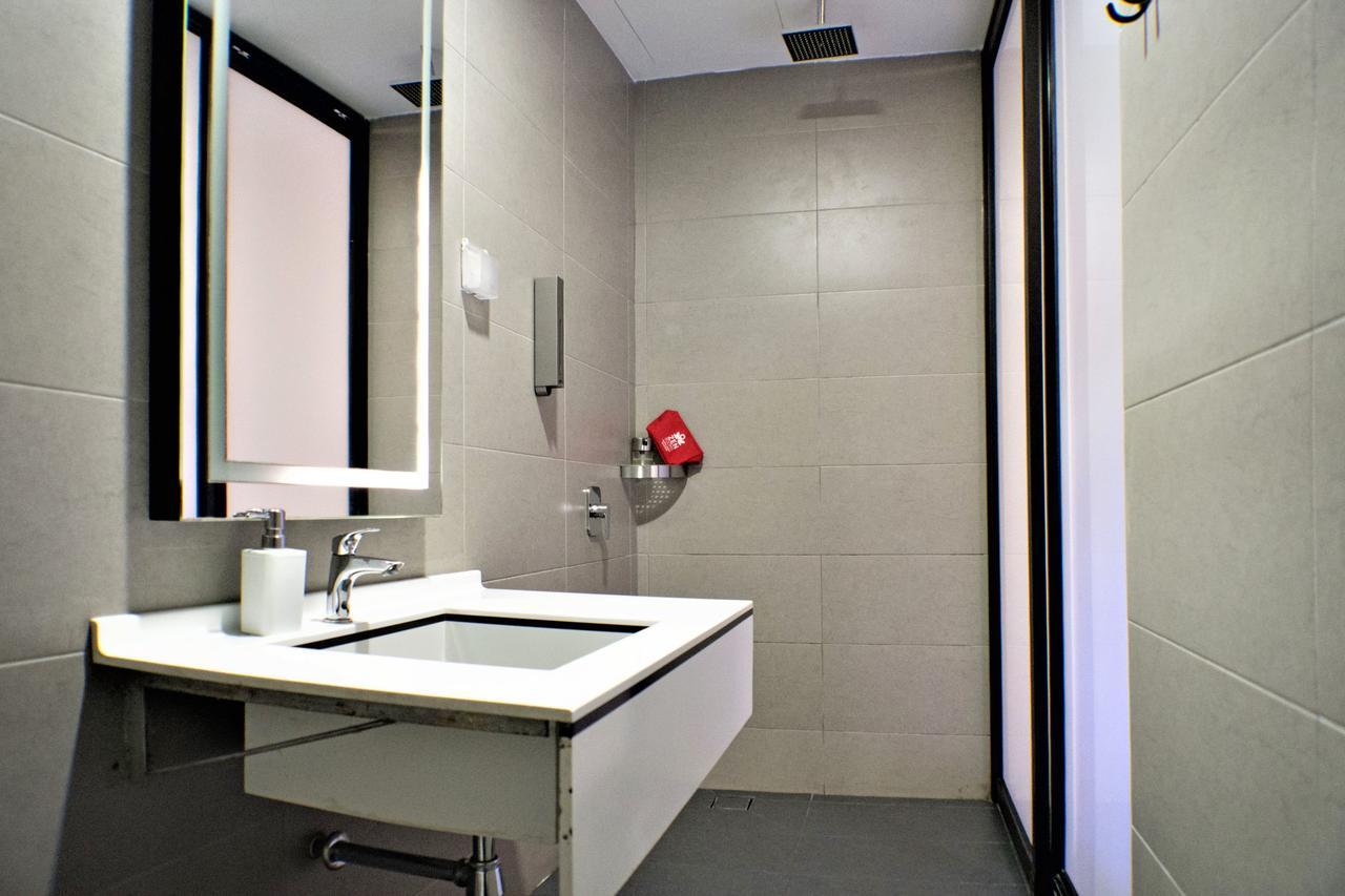 Zen Rooms Eden Parade Tanjung Bungah  Dış mekan fotoğraf